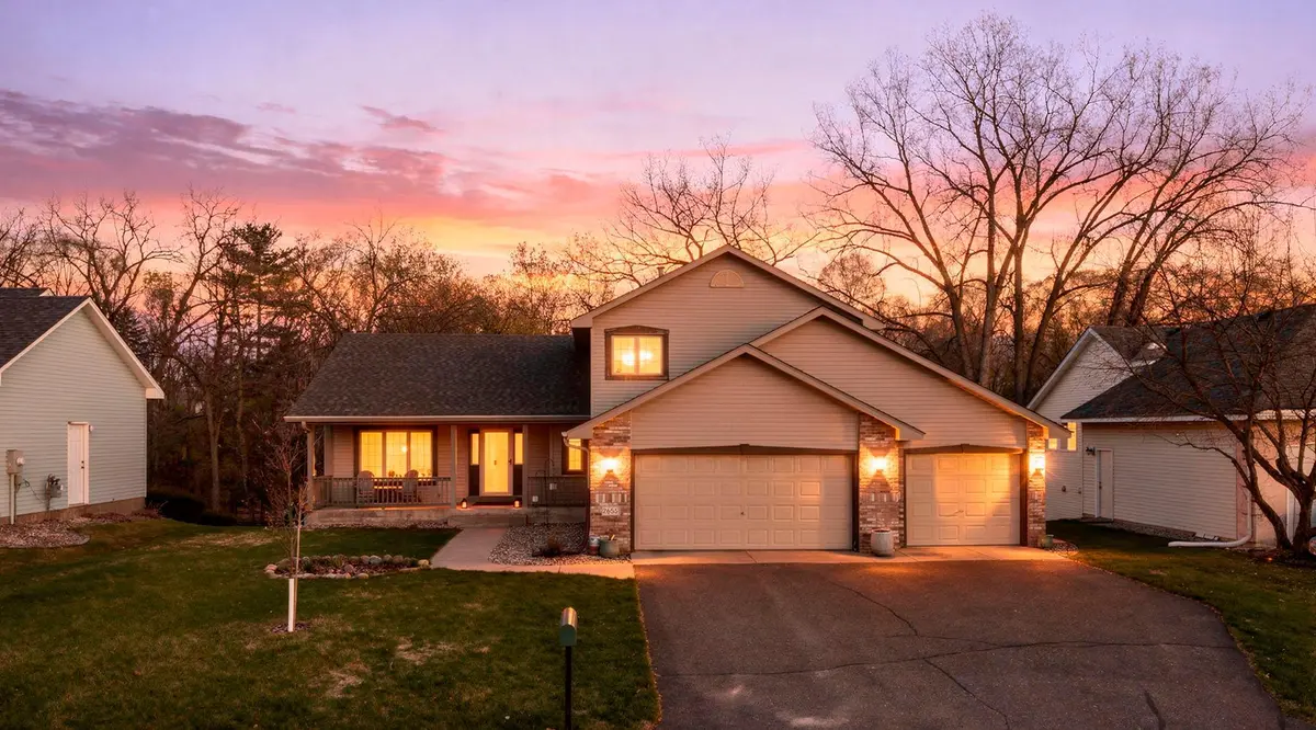 2655 N Barclay ST, Maplewood, MN 55109