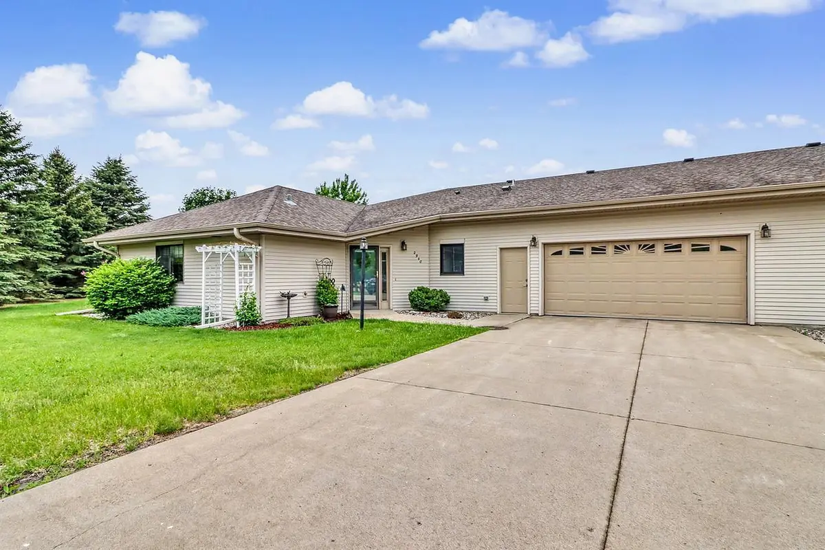 2940 12th AVE S, Moorhead, MN 56560