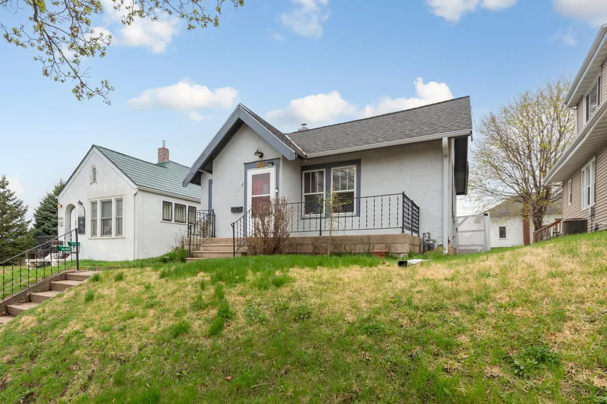 910 N 2nd ST, Mankato, MN 56001