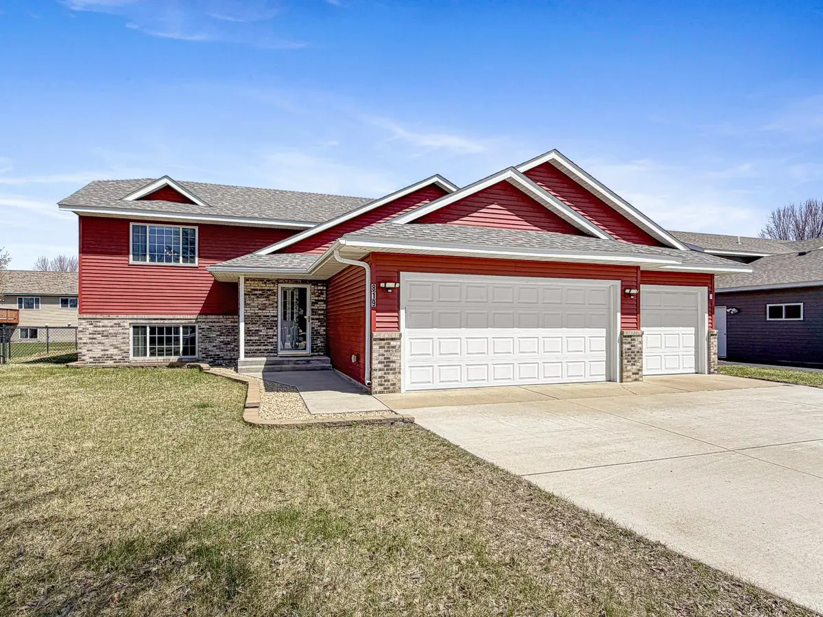 819 11th ST S, Sartell, MN 56377