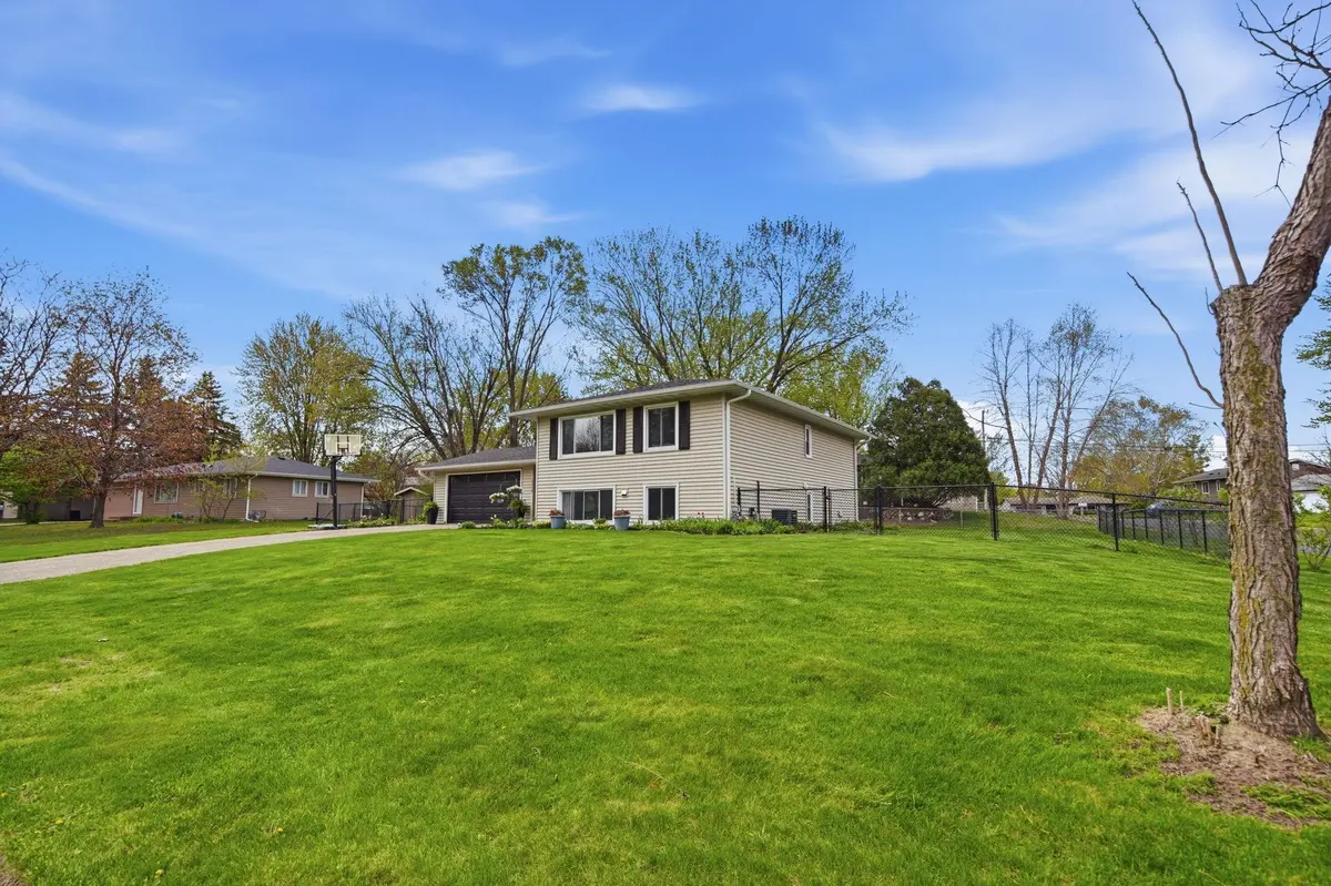 1778 Gabbro TRL, Eagan, MN 55122