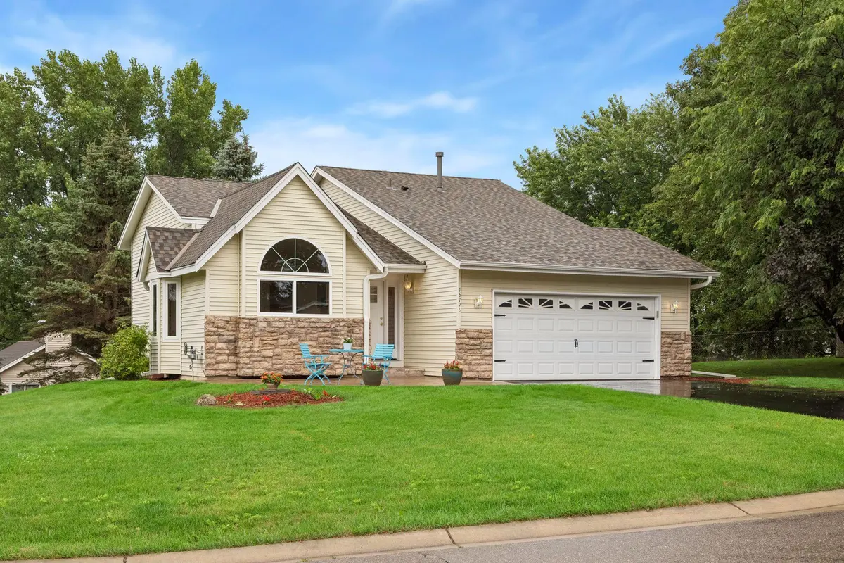 16795 Hershey CT, Lakeville, MN 55044