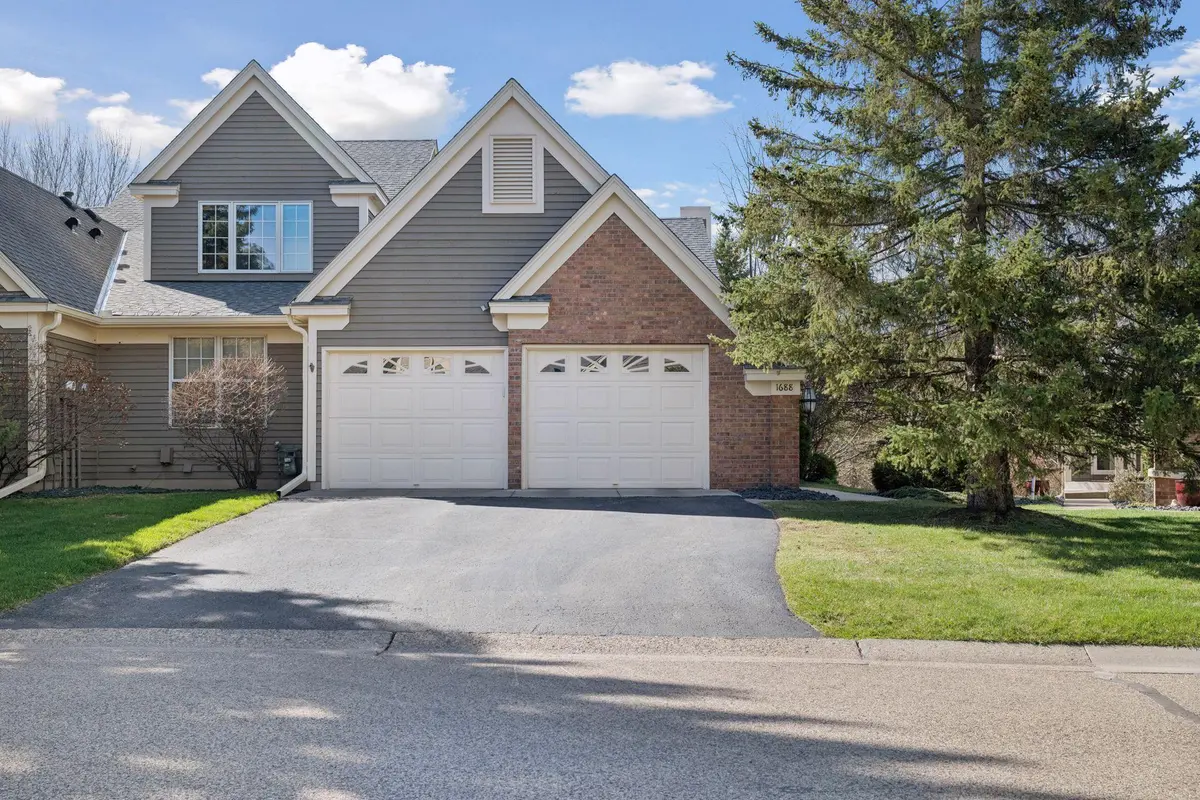 1688 Wexford WAY, Woodbury, MN 55125