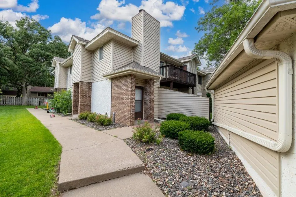 11410 Dogwood ST NW #402, Coon Rapids, MN 55448