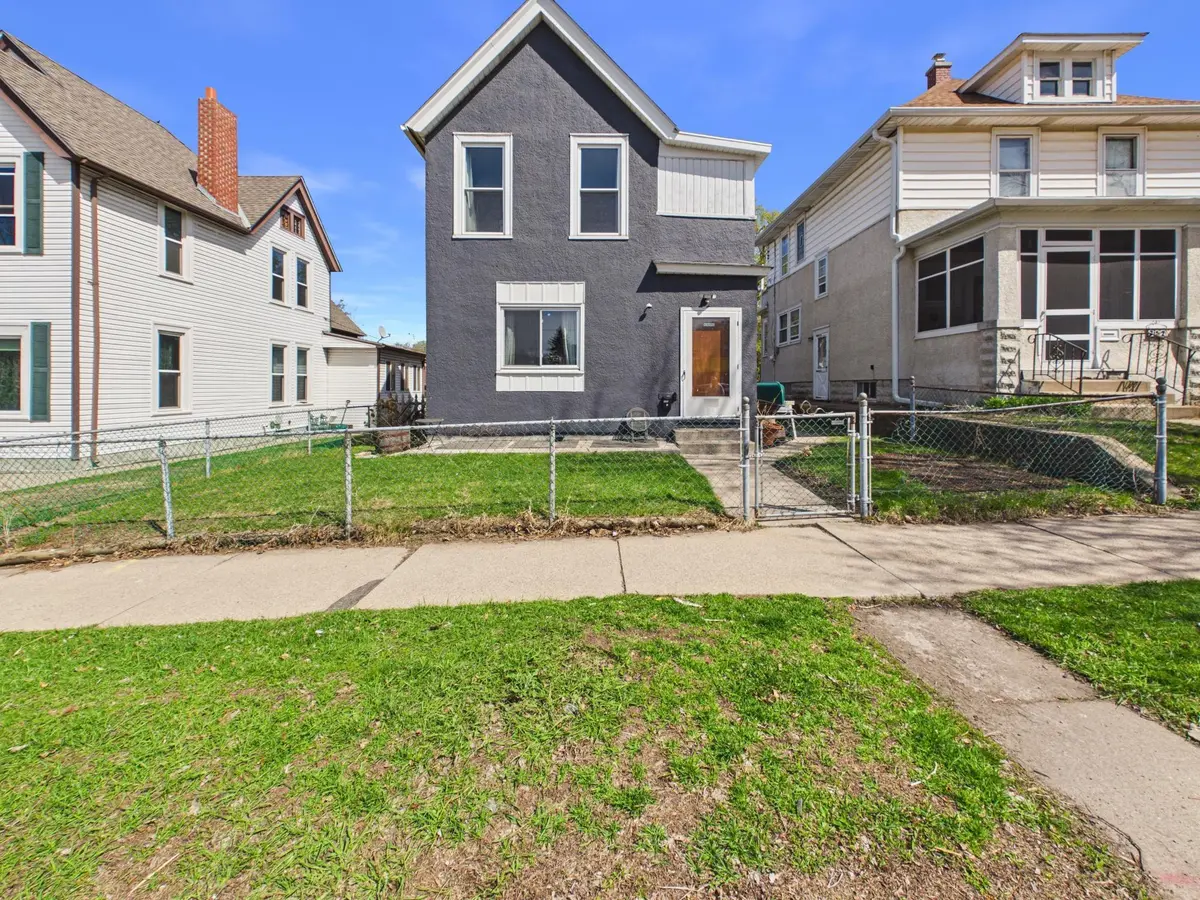 750 Robert ST S, Saint Paul, MN 55107