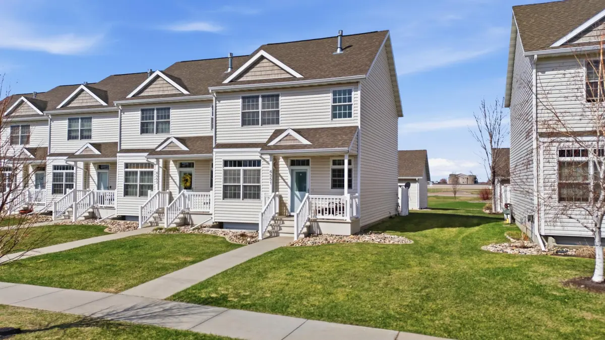 4551 44th ST S, Fargo, ND 58104