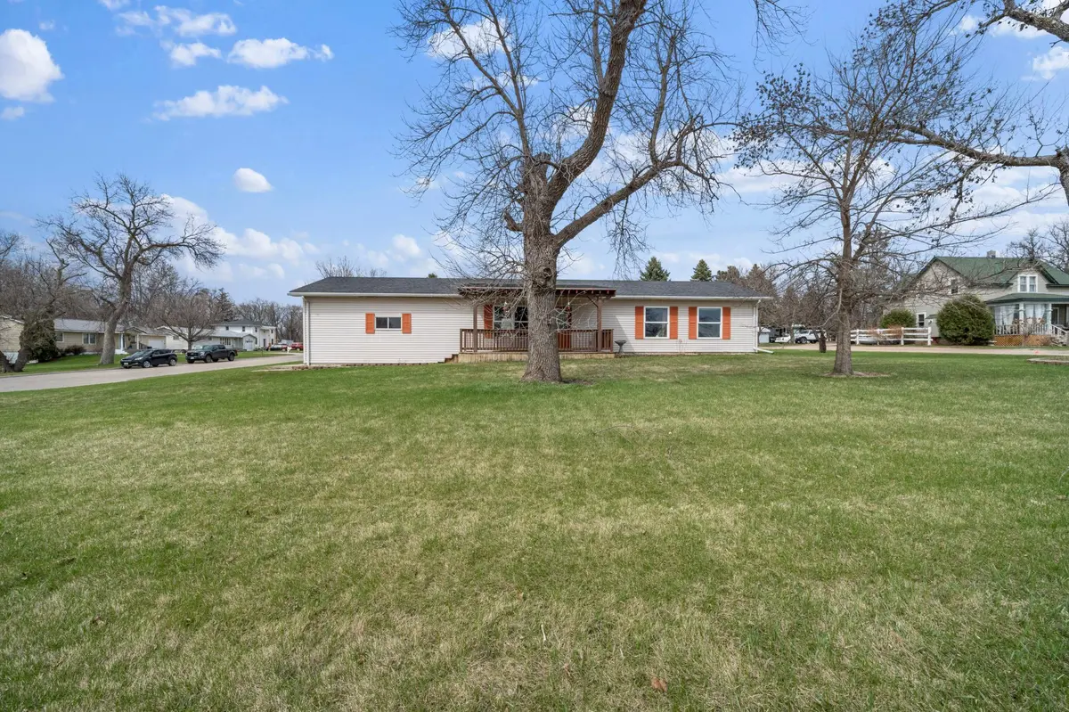 21 10th AVE NE, Elbow Lake, MN 56531