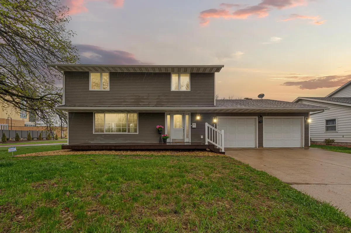 1110 Anderson DR, Mankato, MN 56001