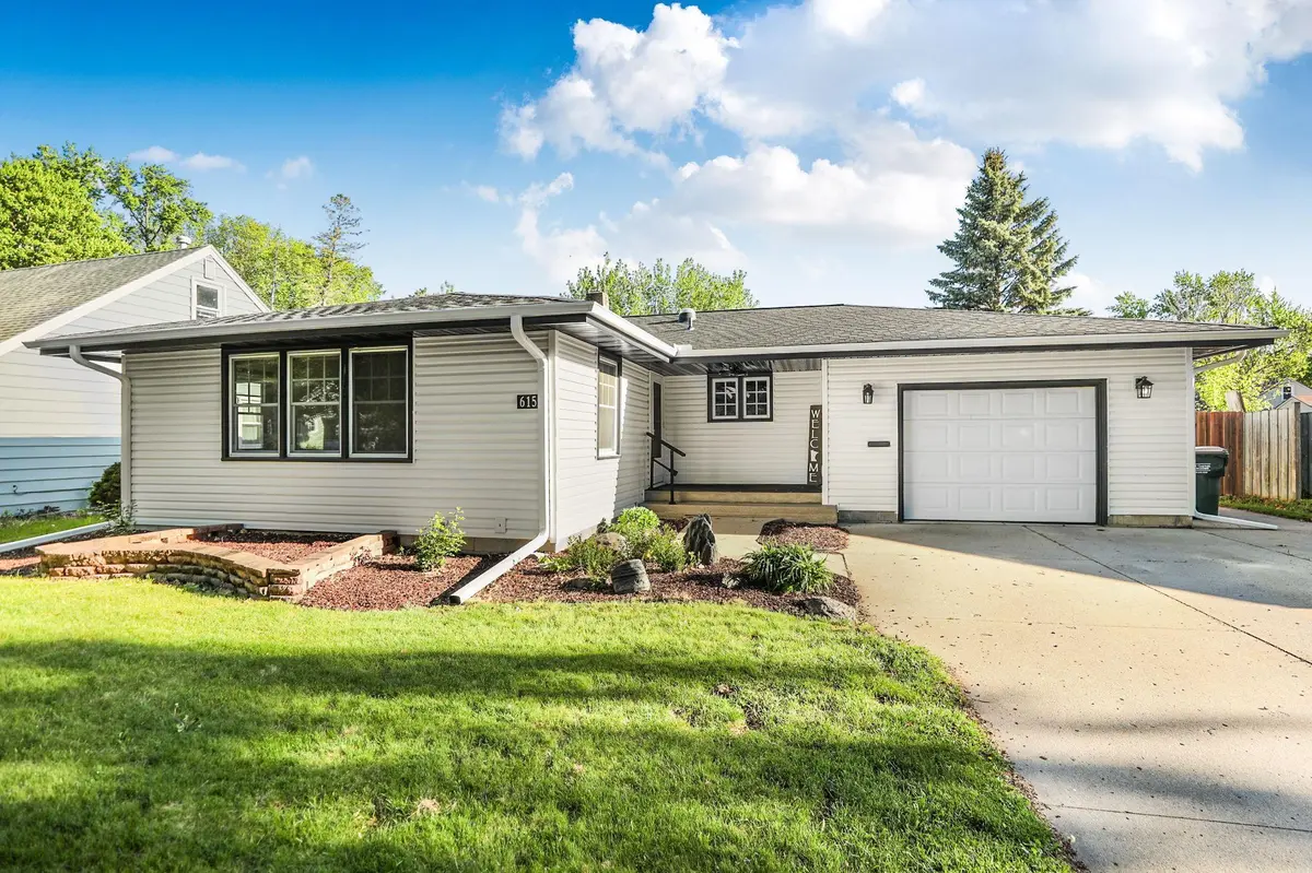 615 5th AVE SW, Hutchinson, MN 55350
