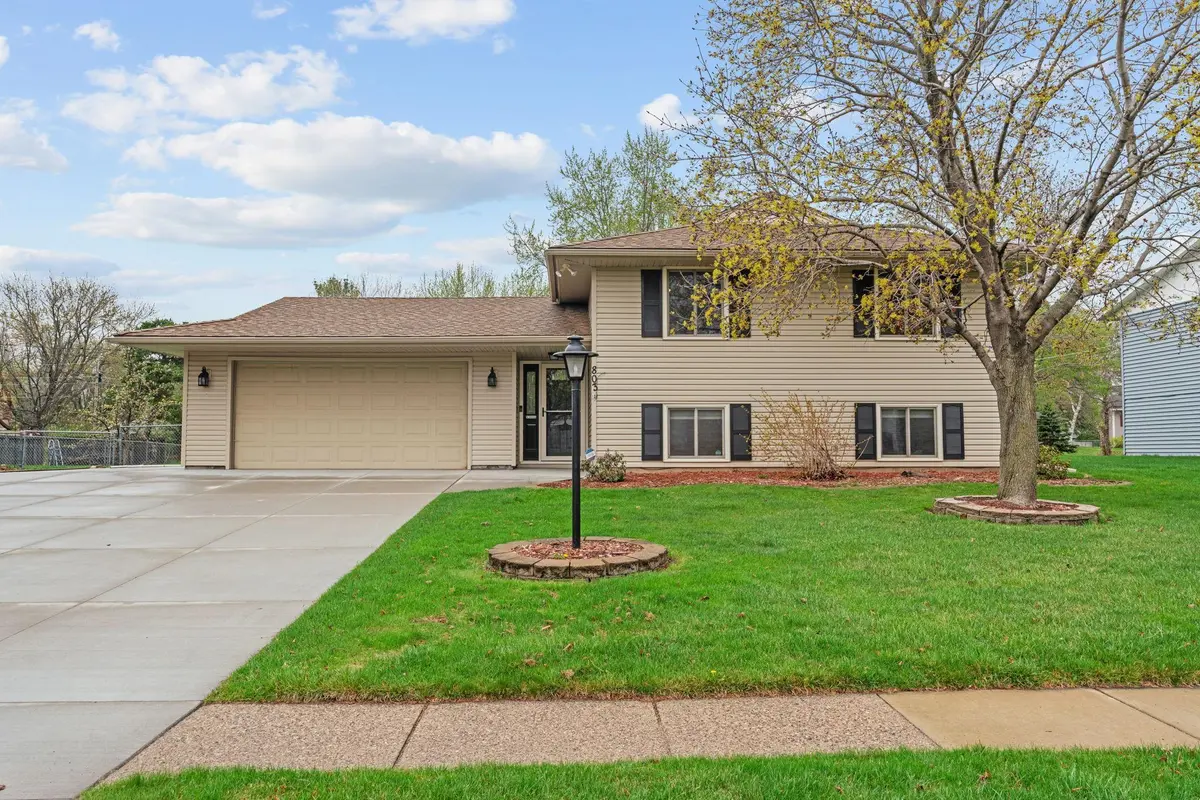 803 Newell DR, Apple Valley, MN 55124