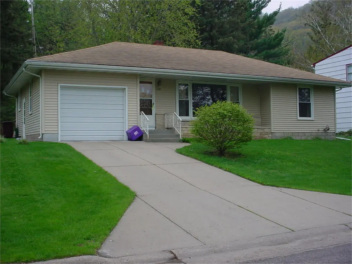 1319 Lakeview AVE, Winona, MN 55987