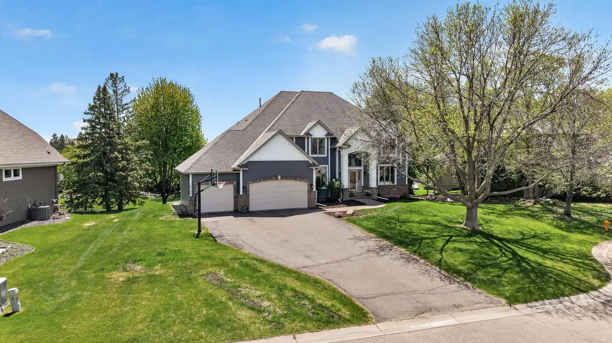 16225 49th PL N, Plymouth, MN 55446