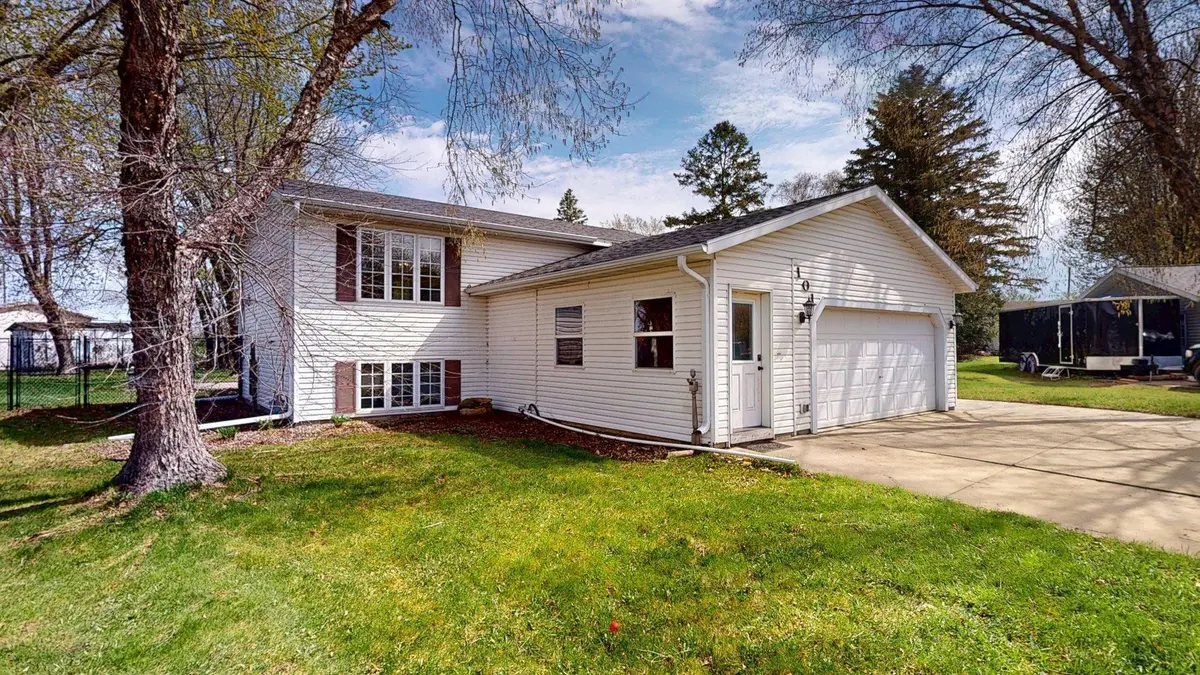 101 9th AVE NE, Dodge Center, MN 55927