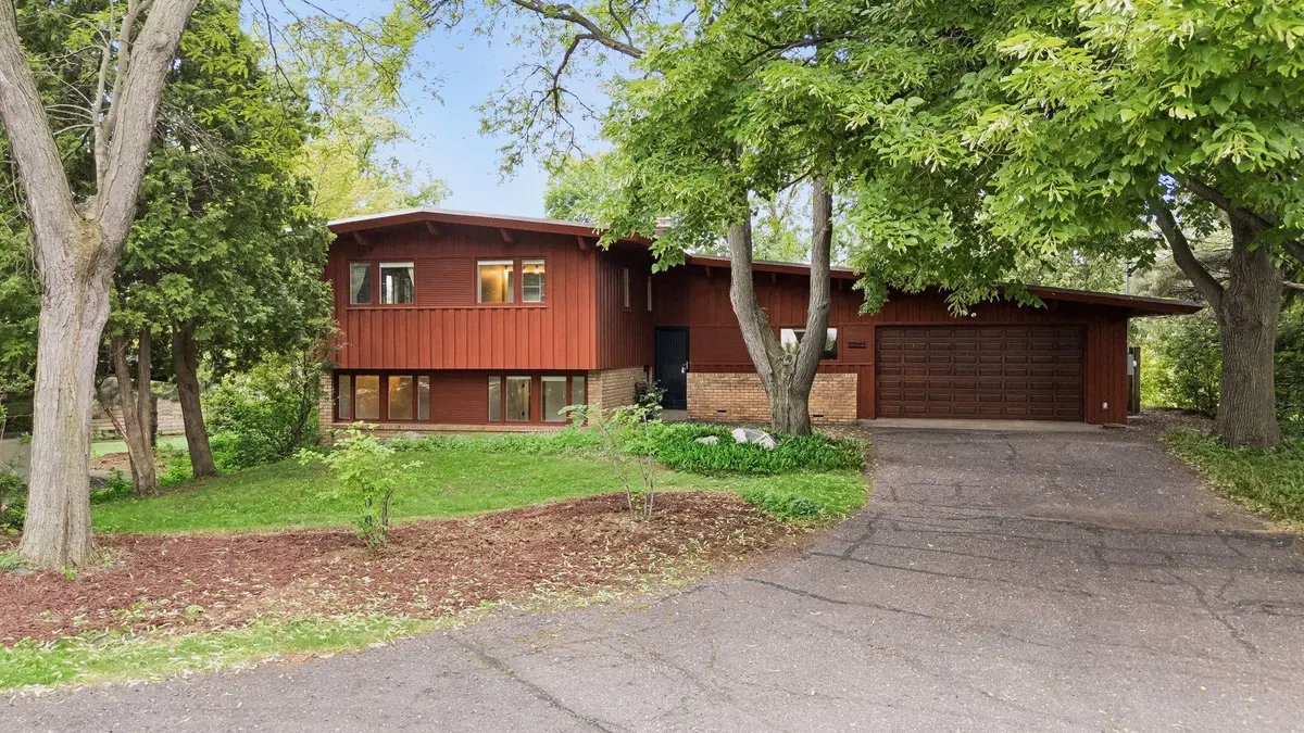 2211 Hill LN S, Saint Louis Park, MN 55416