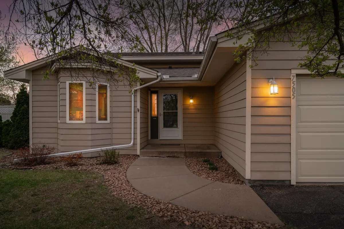 7505 Edgewood DR, Mounds View, MN 55112