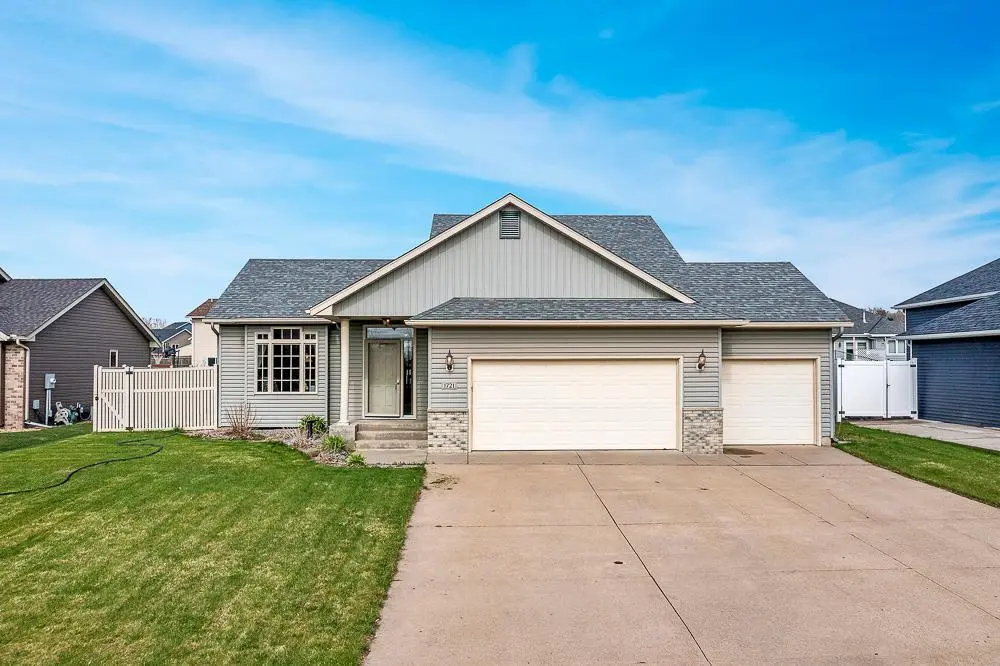 1721 Prairie View LN NE, Sauk Rapids, MN 56379