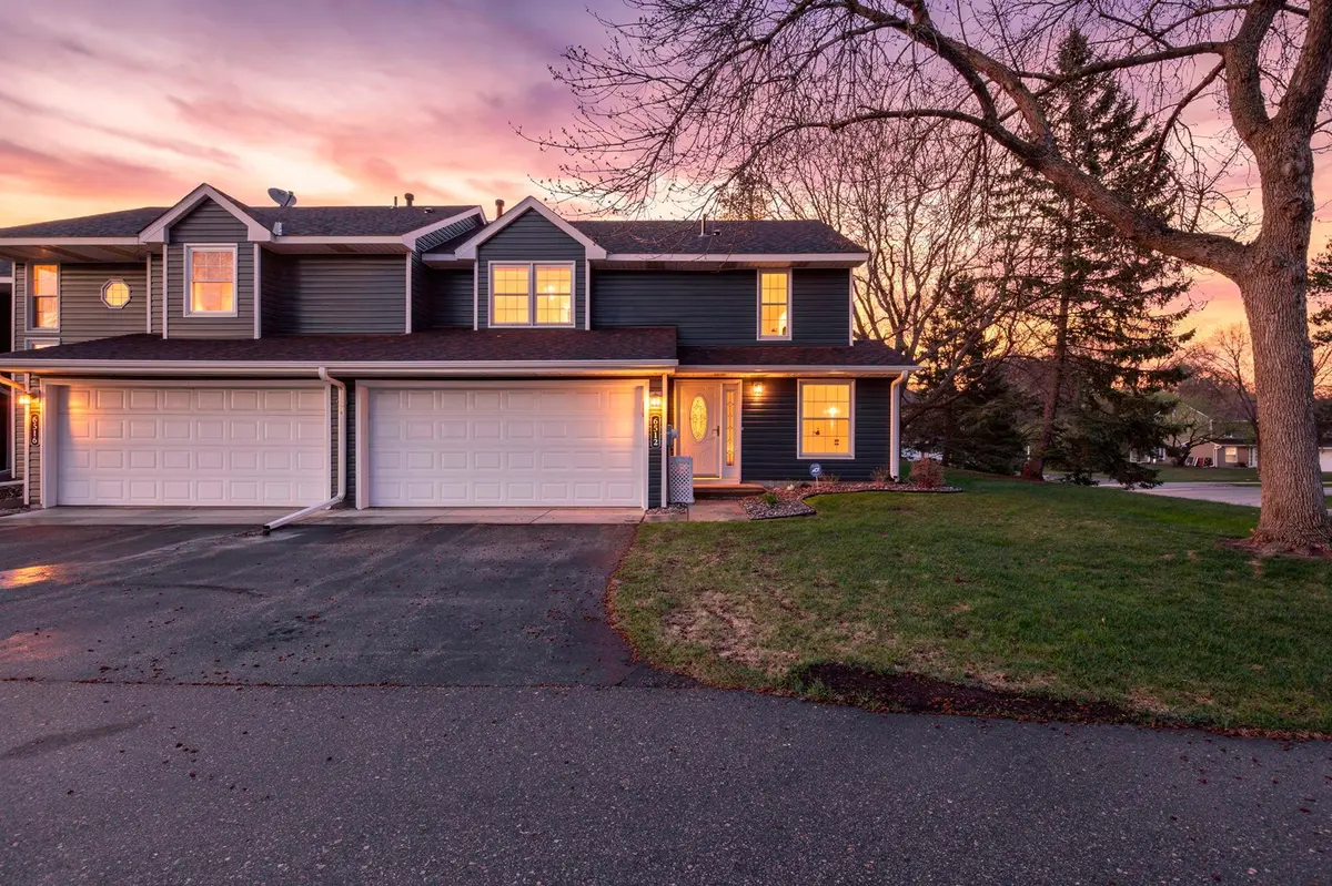 6512 Upper 23rd ST N, Oakdale, MN 55128