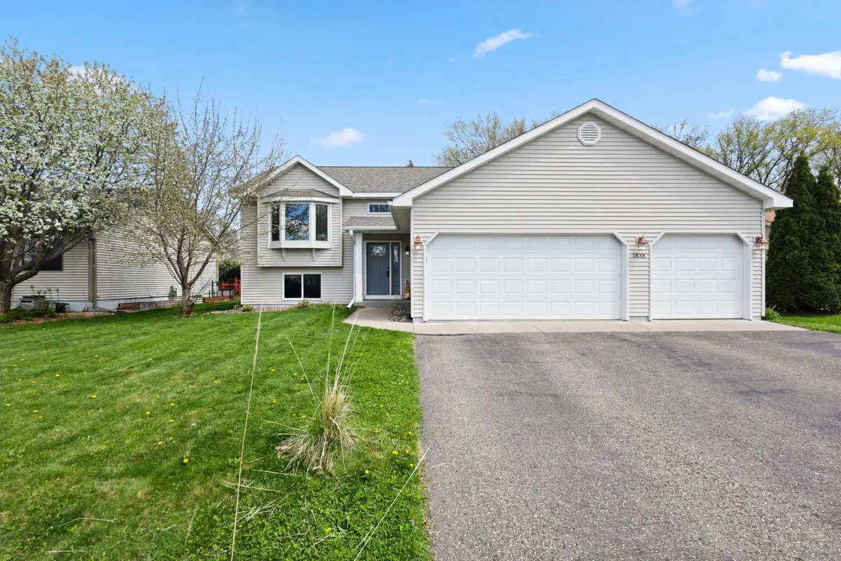1838 Rodao DR, River Falls, WI 54022