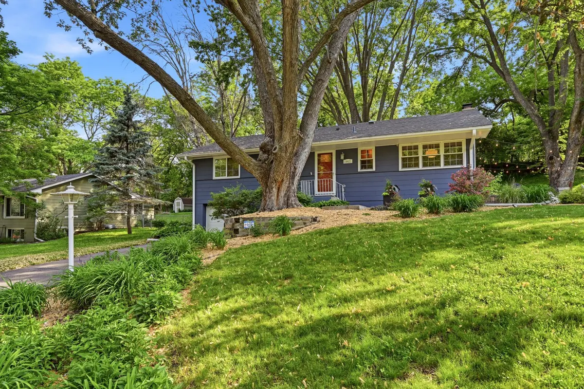 16421 Norwood LN, Minnetonka, MN 55345