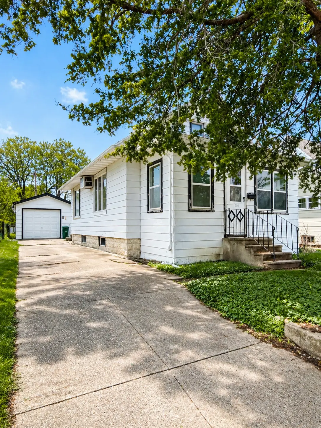 1320 N North AVE, Fairmont, MN 56031