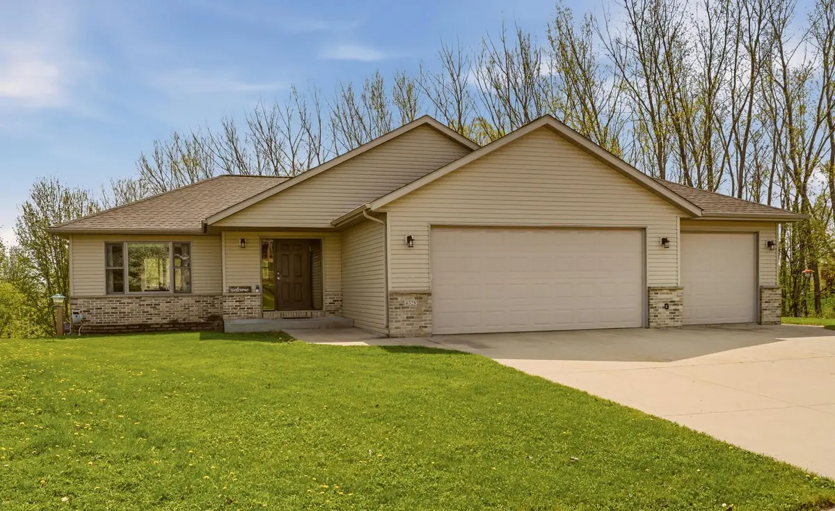 6328 Freedom LN NW, Rochester, MN 55901