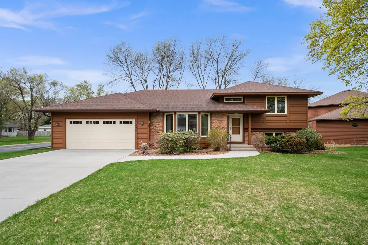 1494 Creek Park LN, Fridley, MN 55432