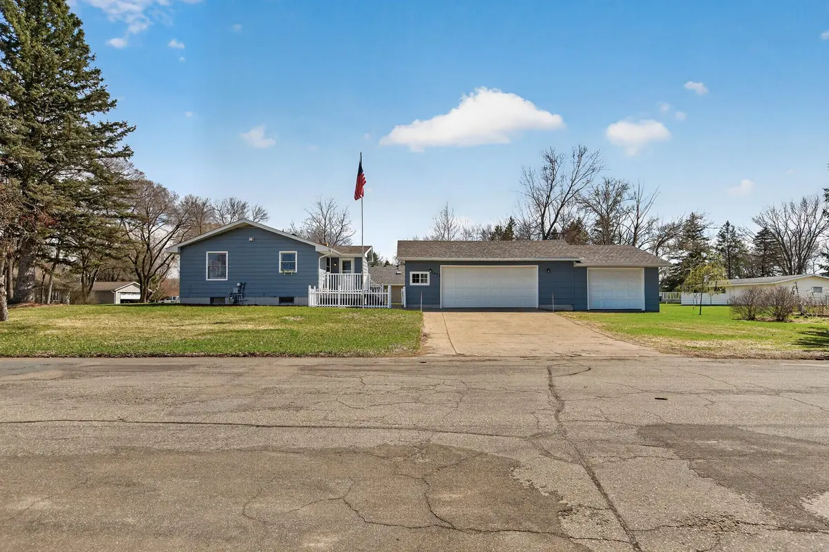 1923 Vale AVE NW, Elk River, MN 55330