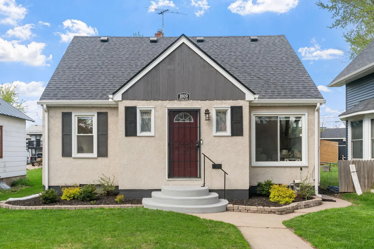1809 Hyacinth AVE E, Saint Paul, MN 55119