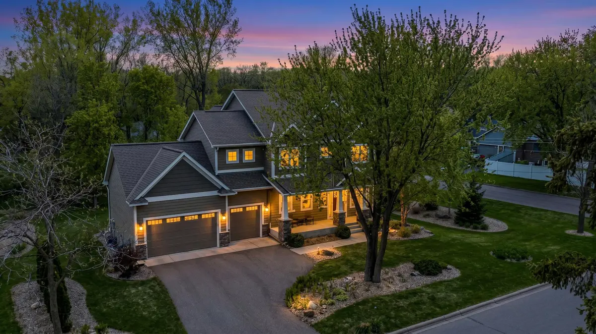 11927 Meadow LN W, Hopkins, MN 55305