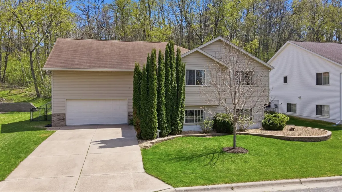 22 5th ST SE, Medford, MN 55049