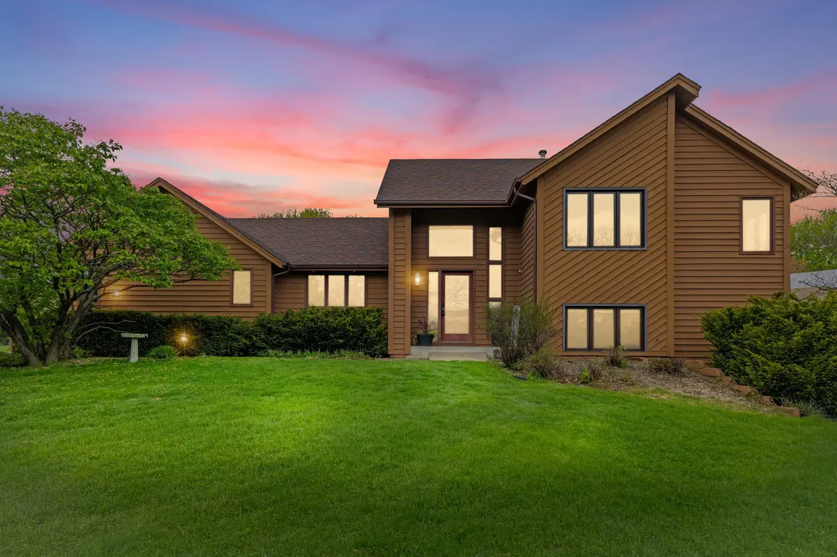 20702 Jaguar TER, Lakeville, MN 55044