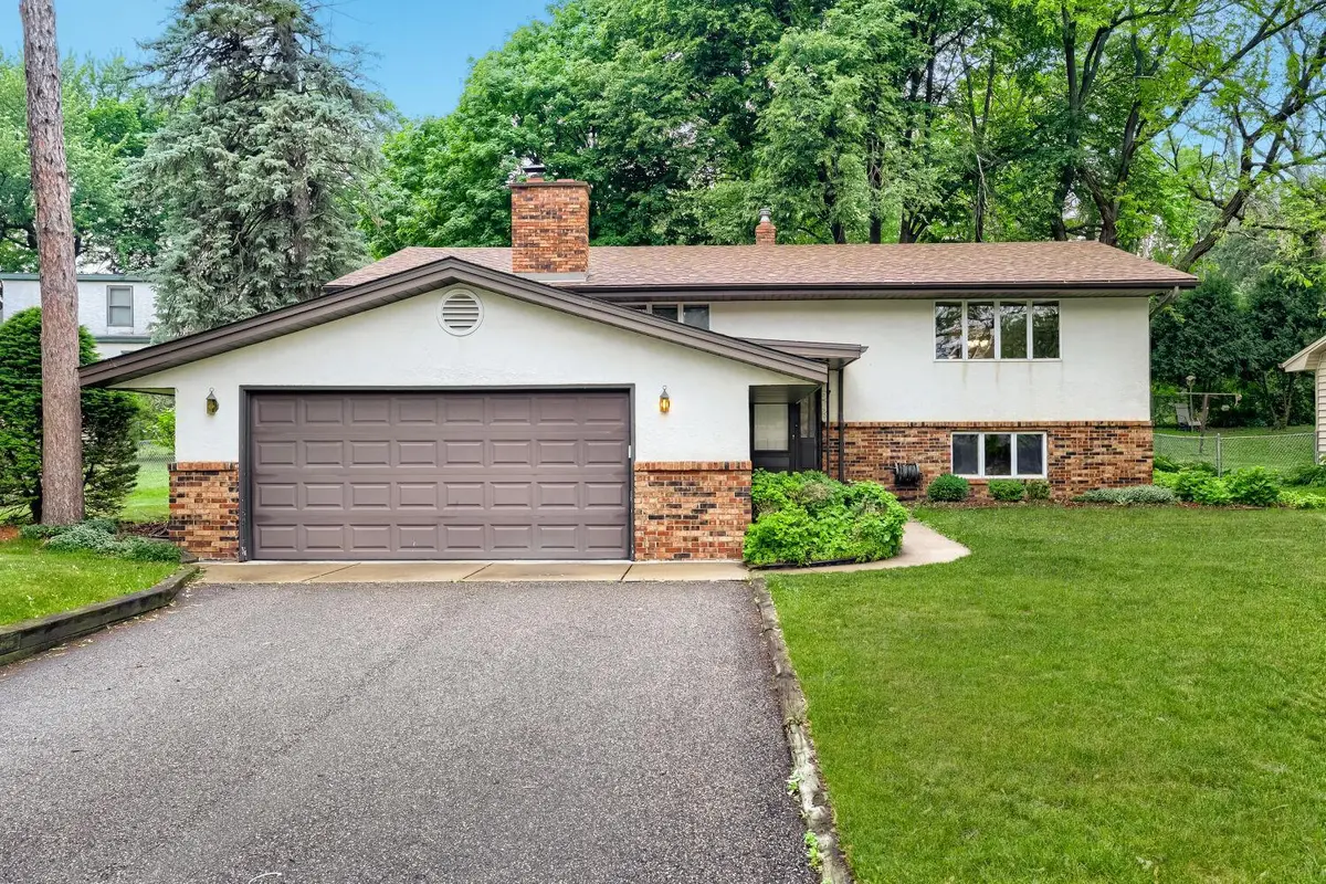 6801 Willow LN N, Brooklyn Center, MN 55430