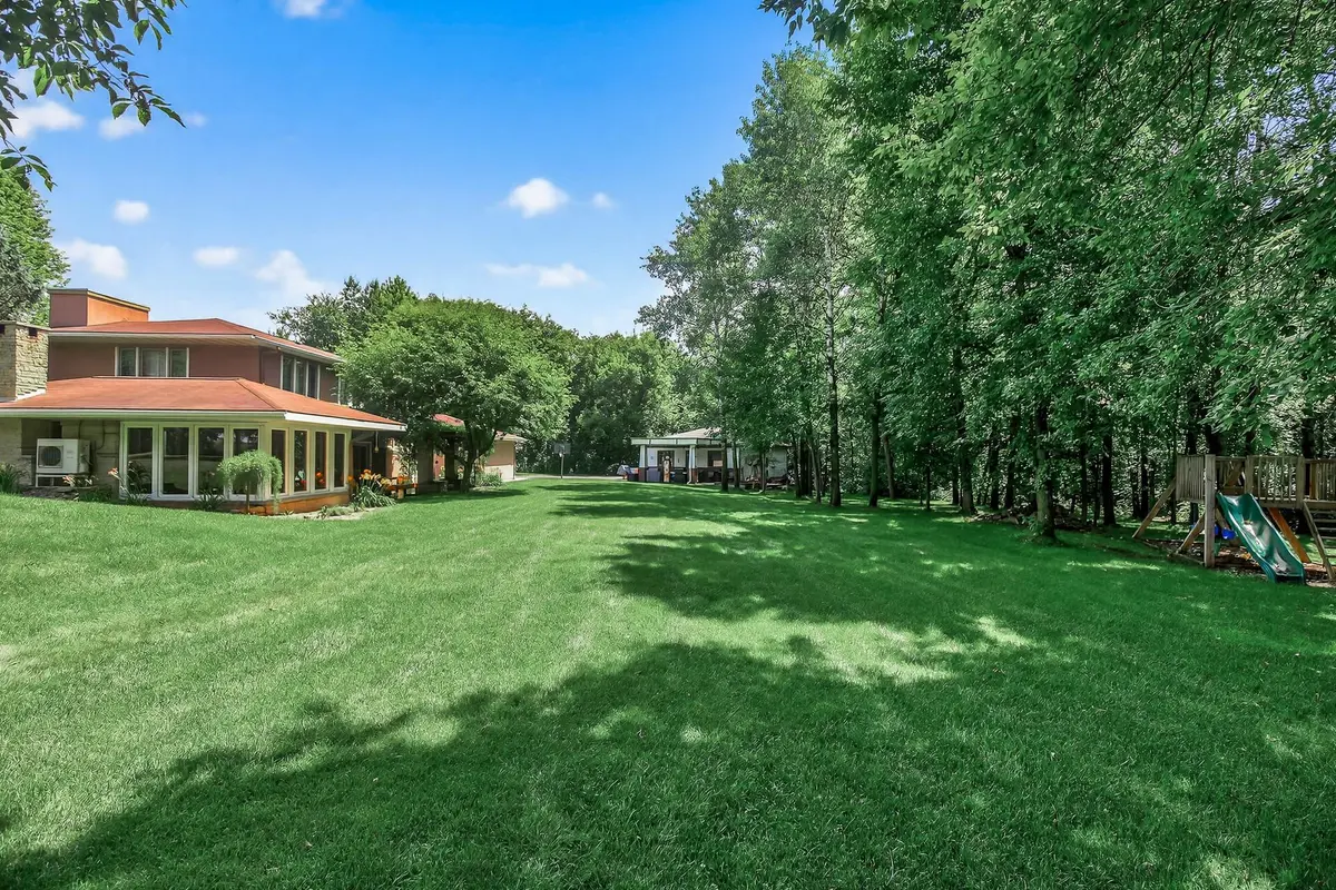 N8811 1047th ST, River Falls, WI 54022