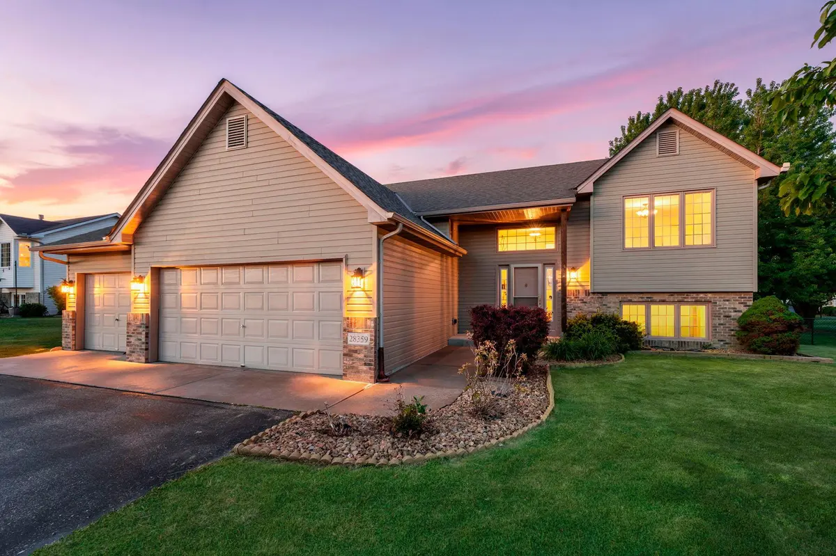 28359 Lakeside WAY, Lindstrom, MN 55045