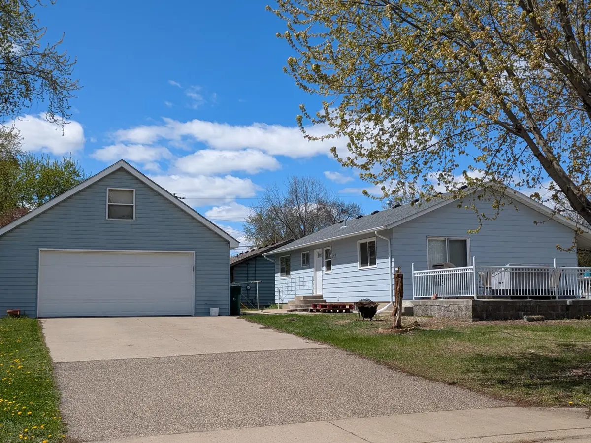 2109 Yellowstone TRL, Brooklyn Park, MN 55444