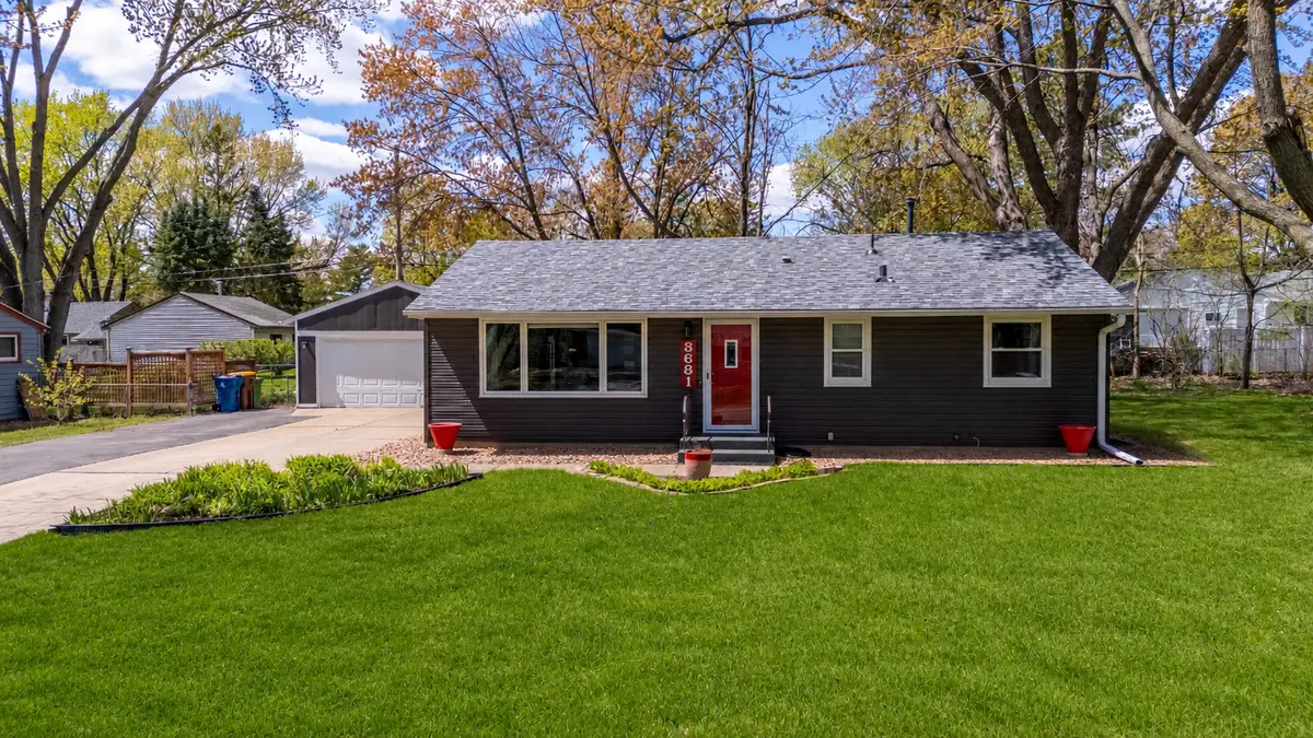 3681 Kenny LN, White Bear Lake, MN 55110