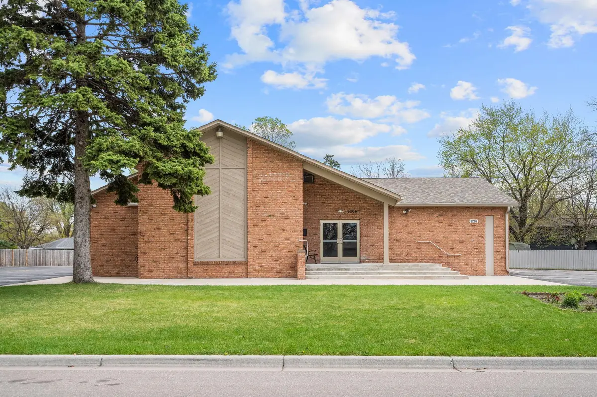 6206 Lilac DR N, Brooklyn Center, MN 55430
