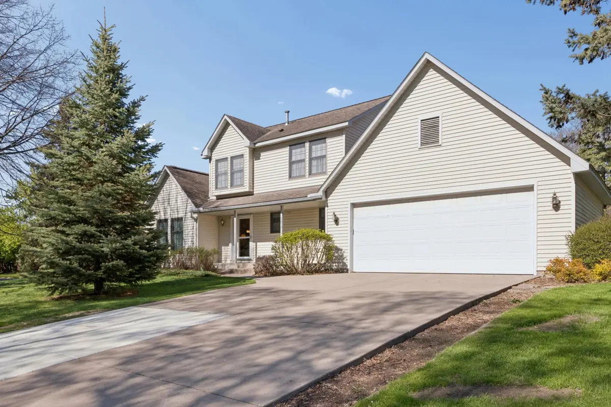 7312 Parkview DR, Mounds View, MN 55112