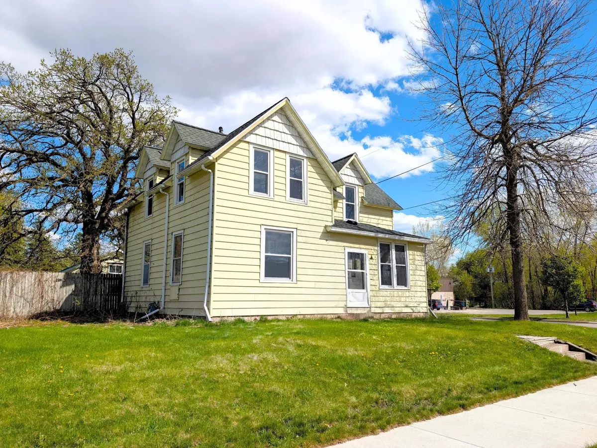 513 4th ST SW, Montgomery, MN 56069