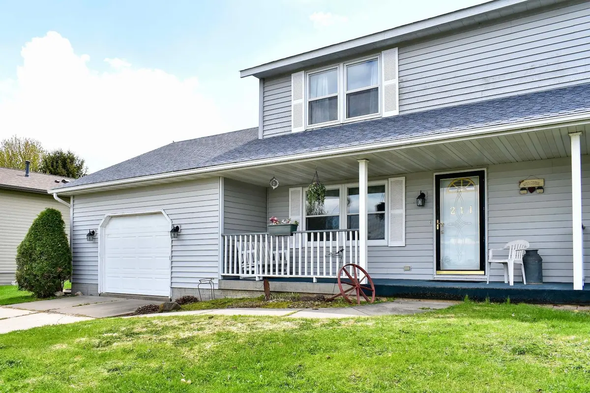 211 Sunset AVE NW, Altura, MN 55910