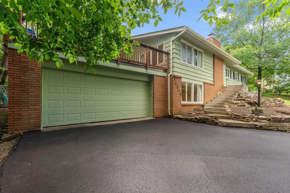 13209 Myrtle DR, Burnsville, MN 55337