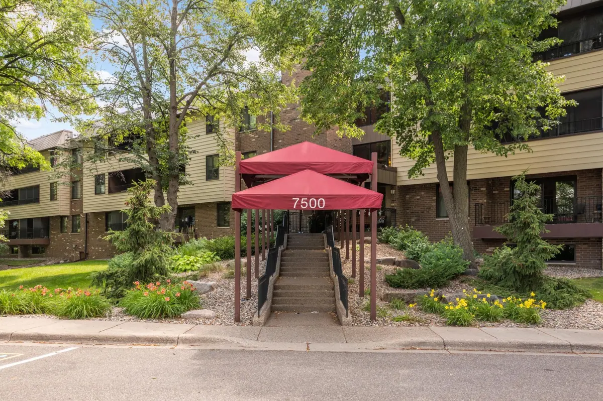 7500 Cahill RD #304C, Edina, MN 55439