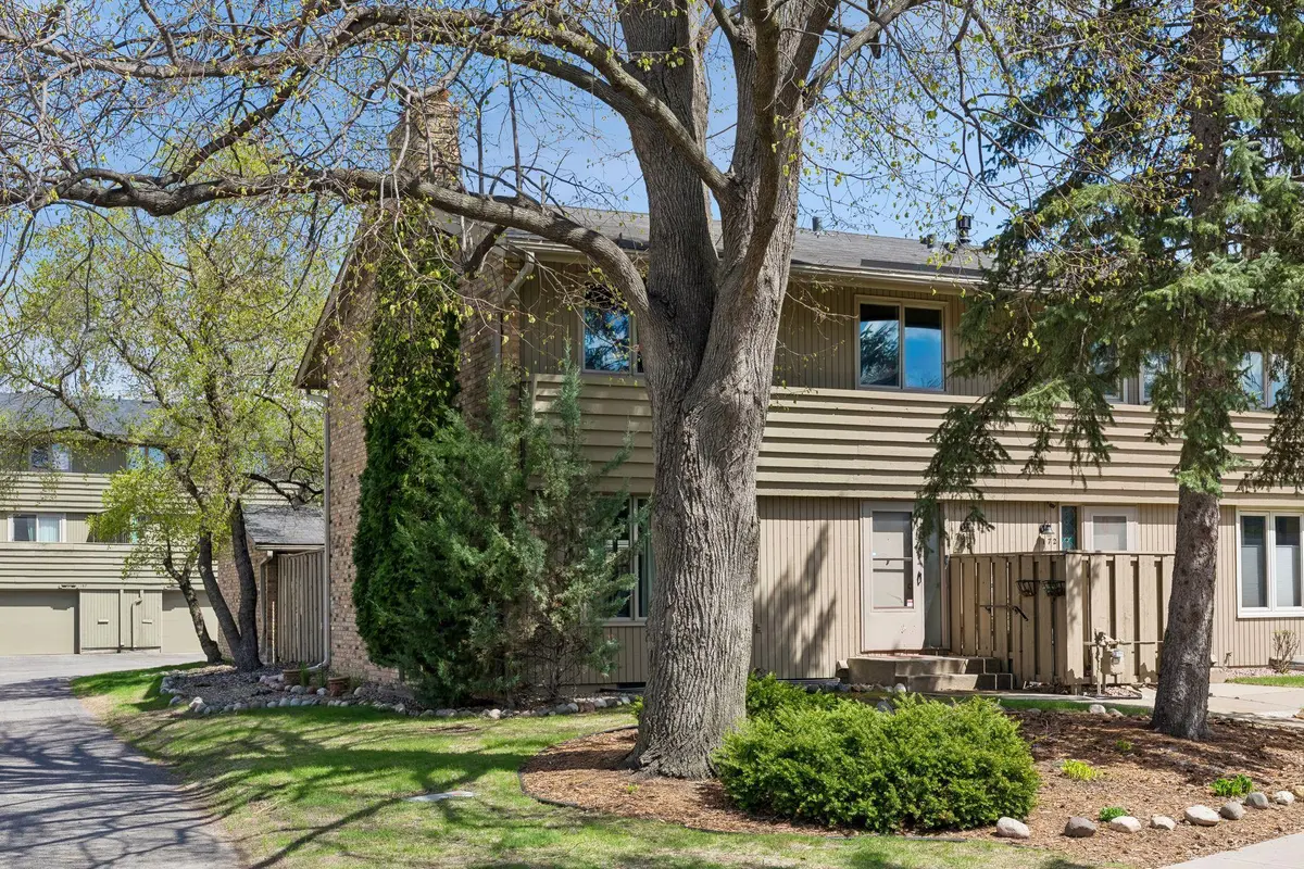 173 Windsor LN, New Brighton, MN 55112