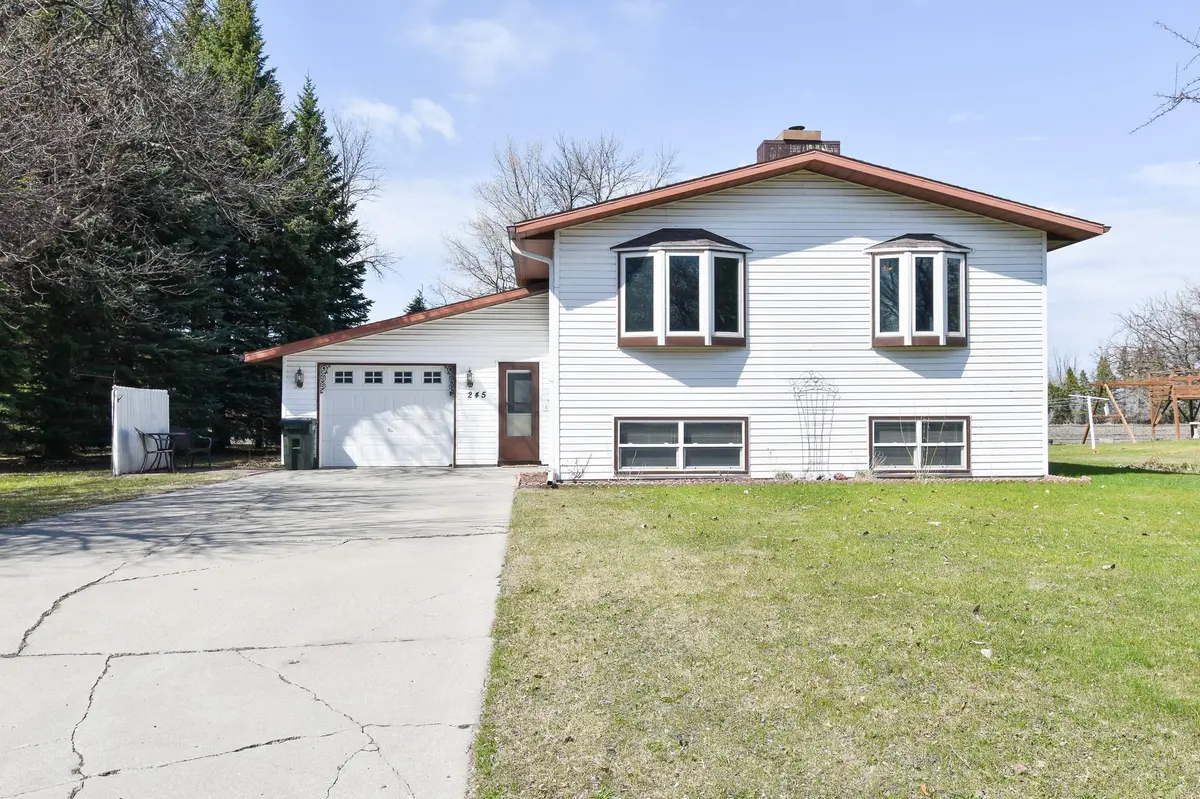 245 E Pleasant AVE, Warren, MN 56762