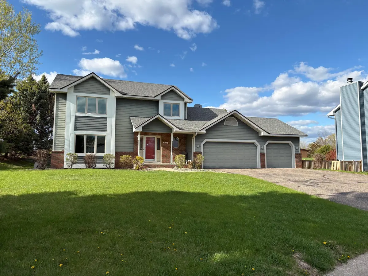 1873 Eldridge AVE W, Roseville, MN 55113