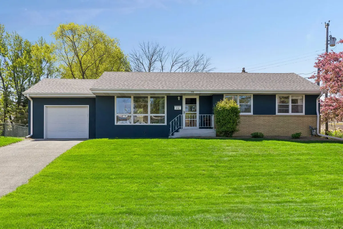 216 Reid LN, South Saint Paul, MN 55075