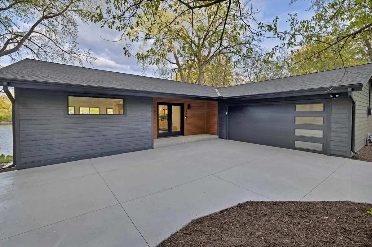 6905 Dakota TRL, Edina, MN 55439