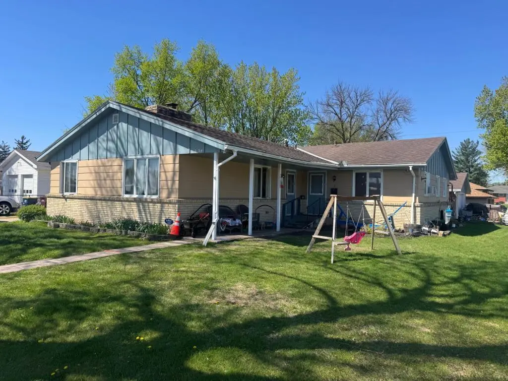 1000 8th ST, Farmington, MN 55024