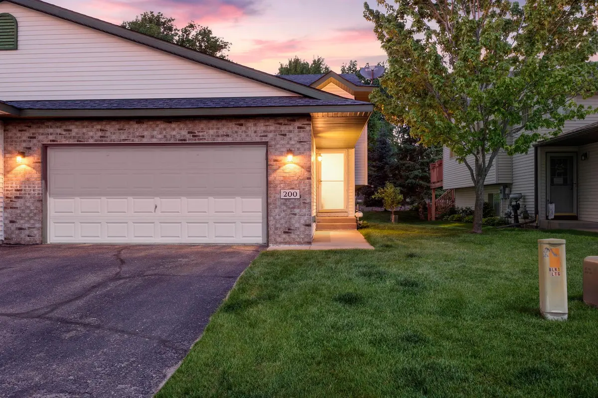 200 21st AVE SW, Cambridge, MN 55008