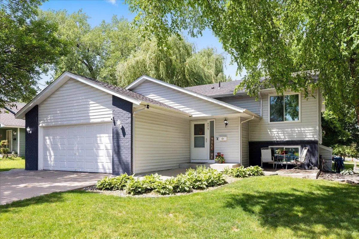 675 5th AVE E, Shakopee, MN 55379